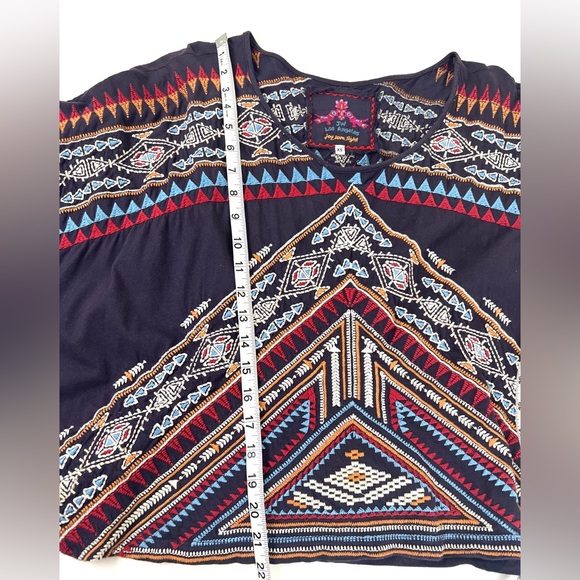 Johnny Was Geometric Patterned Embroidered Oversized Top - Picture 6 of 6